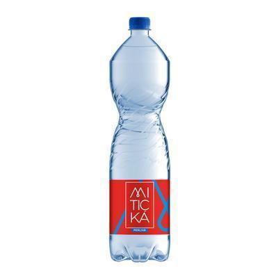 VODA MINERÁLNA MITICKÁ PERLIVÁ 1.5l PET VRATNÝ OBAL